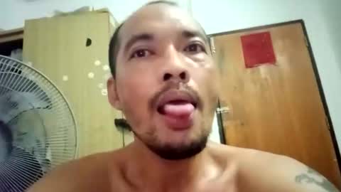 santichai561323 online show from 04/14/26, 11:16