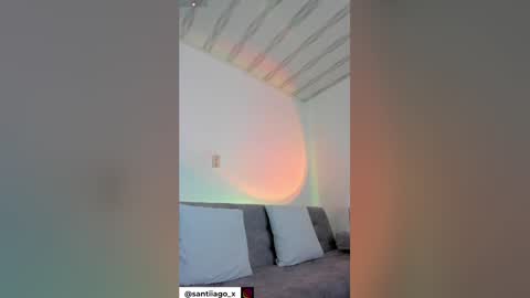 Snapshot of santiiagox chatting on 03/21/26, 01:21 SANTIAGO online show from 03/21/26, 01:21