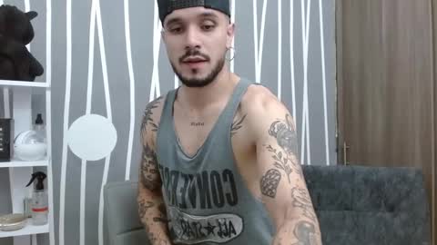 Santy Torres online show from 10/10/25, 03:38