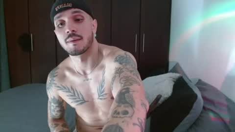 Snapshot of santti_torres chatting on 06/19/26, 02:05 Santy Torres online show from 06/19/26, 02:05