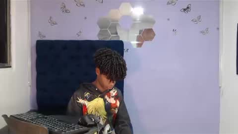 santiago online show from 01/19/25, 01:12