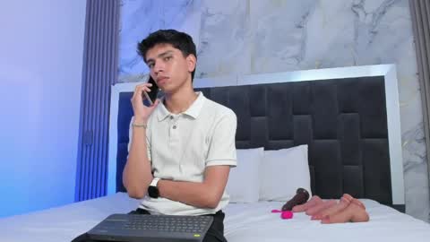 Santiago Carrington online show from 04/14/26, 10:27