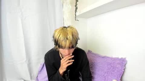 kitty online show from 12/15/24, 03:24