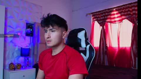 Snapshot of santyago_taylor chatting on 01/07/25, 06:56 Santyago online show from 01/07/25, 06:56