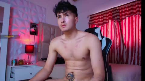 Snapshot of santyago_taylor chatting on 01/10/25, 06:06 Santyago online show from 01/10/25, 06:06