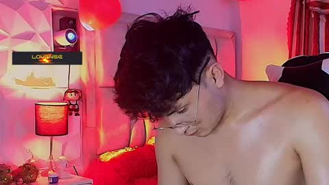 Snapshot of santyago_taylor chatting on 03/05/25, 10:43 Santyago online show from 03/05/25, 10:43