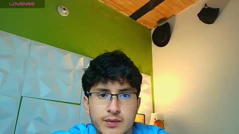 Snapshot of santyago_taylor chatting on 09/15/25, 06:19 Santyago online show from 09/15/25, 06:19