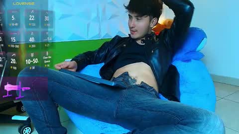 Snapshot of santyago_taylor chatting on 09/16/25, 07:37 Santyago online show from 09/16/25, 07:37