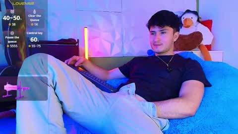 Snapshot of santyago_taylor chatting on 09/25/25, 08:12 Santyago online show from 09/25/25, 08:12