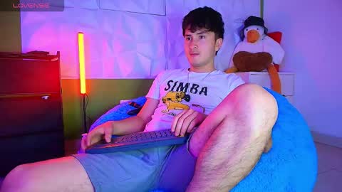 Snapshot of santyago_taylor chatting on 09/29/25, 07:08 Santyago online show from 09/29/25, 07:08