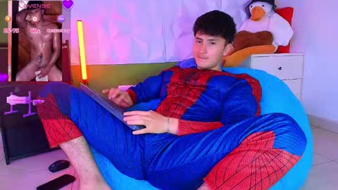 Snapshot of santyago_taylor chatting on 10/01/25, 07:09 Santyago online show from 10/01/25, 07:09