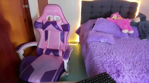 saphira online show from 02/21/25, 07:10