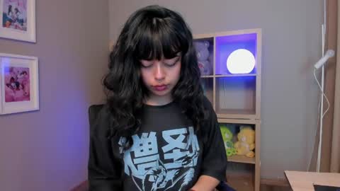 Snapshot of saphyralux chatting on 05/06/26, 09:31 saphyralux online show from 05/06/26, 09:31