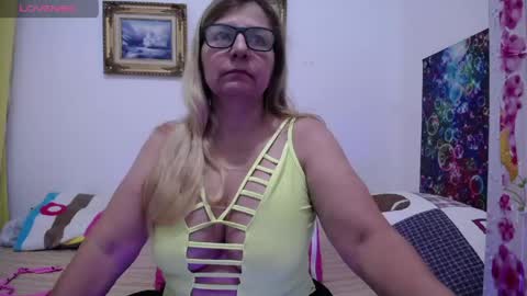 sara online show from 06/02/26, 01:40