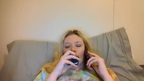 Snapshot of sara9920 chatting on 04/03/26, 07:12 sara9920 online show from 04/03/26, 07:12