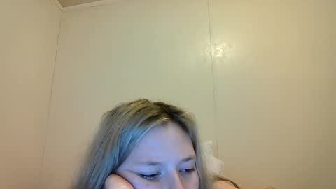 Snapshot of sara9920 chatting on 04/06/26, 10:00 sara9920 online show from 04/06/26, 10:00