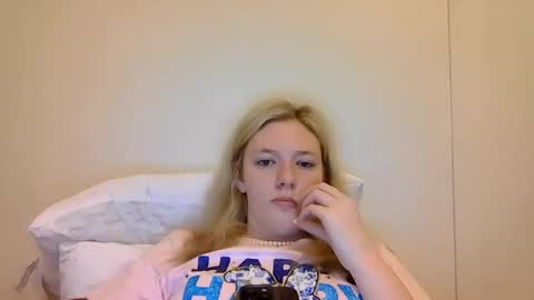 Snapshot of sara9920 chatting on 04/10/26, 04:33 sara9920 online show from 04/10/26, 04:33