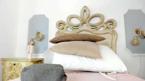 Sara online show from 12/22/25, 03:36