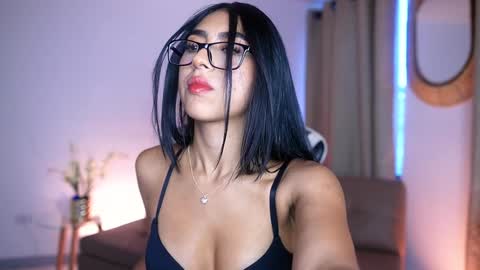 Snapshot of sara_albrecht chatting on 12/17/24, 03:49 Sara online show from 12/17/24, 03:49