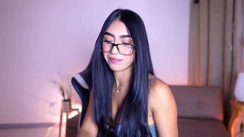 Snapshot of sara_albrecht chatting on 12/28/24, 12:45 Sara online show from 12/28/24, 12:45