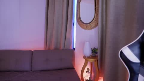 Snapshot of sara_albrecht chatting on 01/07/25, 12:41 Sara online show from 01/07/25, 12:41