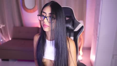 Snapshot of sara_albrecht chatting on 01/11/25, 03:42 Sara online show from 01/11/25, 03:42