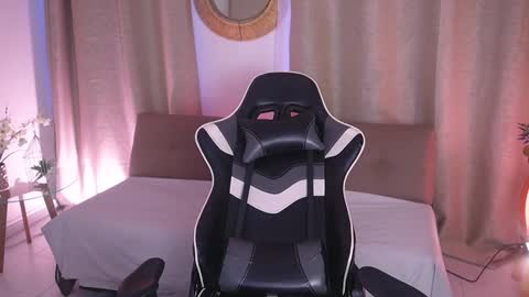 Snapshot of sara_albrecht chatting on 02/03/25, 12:03 Sara online show from 02/03/25, 12:03