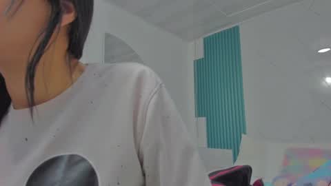 Snapshot of sara_allenx chatting on 09/22/25, 01:35 sara allenx online show from 09/22/25, 01:35