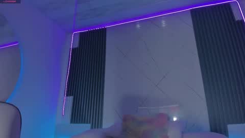 Snapshot of sara_allenx chatting on 09/24/25, 02:42 sara allenx online show from 09/24/25, 02:42