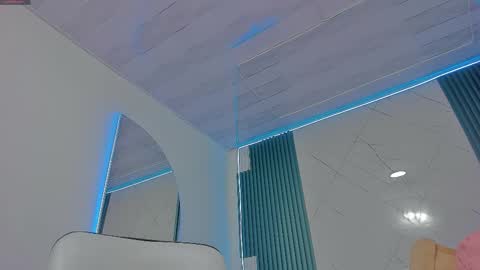 Snapshot of sara_allenx chatting on 09/28/25, 07:19 sara allenx online show from 09/28/25, 07:19