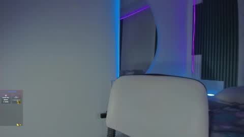 Snapshot of sara_allenx chatting on 10/10/25, 02:05 sara allenx online show from 10/10/25, 02:05