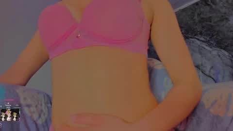 Snapshot of sara_allenx chatting on 12/22/25, 01:52 sara allenx online show from 12/22/25, 01:52