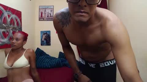 Snapshot of sara_and_elver chatting on 11/15/25, 06:59 sara_and_elver online show from 11/15/25, 06:59