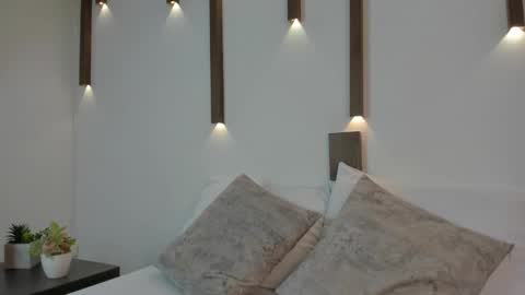 Snapshot of sara_castro24 chatting on 02/28/25, 09:01 Sara online show from 02/28/25, 09:01