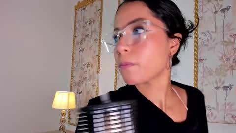 Snapshot of sara_castro24 chatting on 11/03/25, 02:40 Sara online show from 11/03/25, 02:40