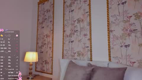 Snapshot of sara_castro24 chatting on 11/28/25, 07:16 Sara online show from 11/28/25, 07:16