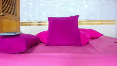 Sara Collins online show from 01/17/25, 02:50