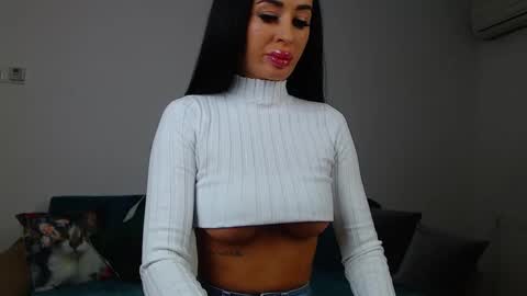 Im Sara I am happy to be here  online show from 02/13/25, 07:03