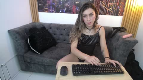 Sara Davina online show from 02/04/25, 08:28