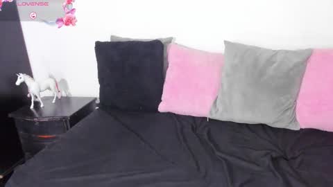 Snapshot of sara_gonz chatting on 09/14/25, 10:09 sara gonzalez online show from 09/14/25, 10:09