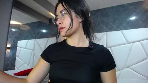 Sara online show from 05/18/26, 11:49