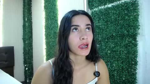 Sara online show from 05/24/26, 12:43