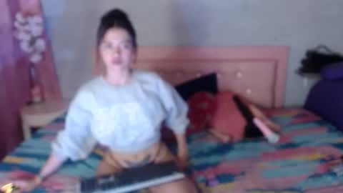 Snapshot of sara_jhons22 chatting on 12/18/25, 01:22 sara_jhons22 online show from 12/18/25, 01:22