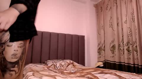 sara_johnson__ online show from 05/29/26, 11:47