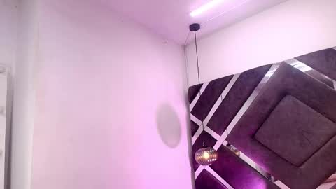 sara_lopee1 online show from 09/24/25, 11:57