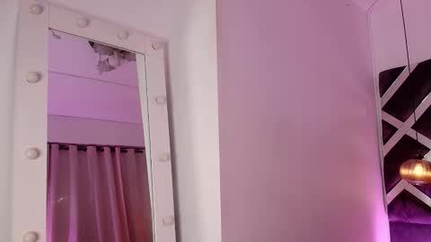 sara_lopee1 online show from 10/15/25, 11:54