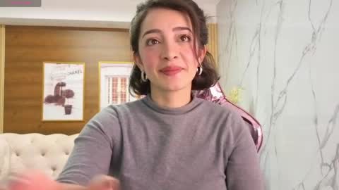 Sara  online show from 05/25/26, 02:01