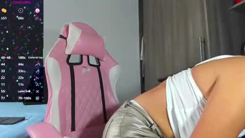 SARA    INDEPENDENT MODEL online show from 02/10/25, 09:25