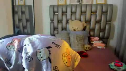Snapshot of sara_marks chatting on 07/11/26, 11:02 S A R A online show from 07/11/26, 11:02
