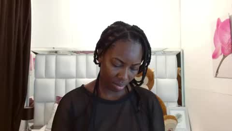 Snapshot of sara_marks chatting on 07/21/26, 11:01 S A R A online show from 07/21/26, 11:01